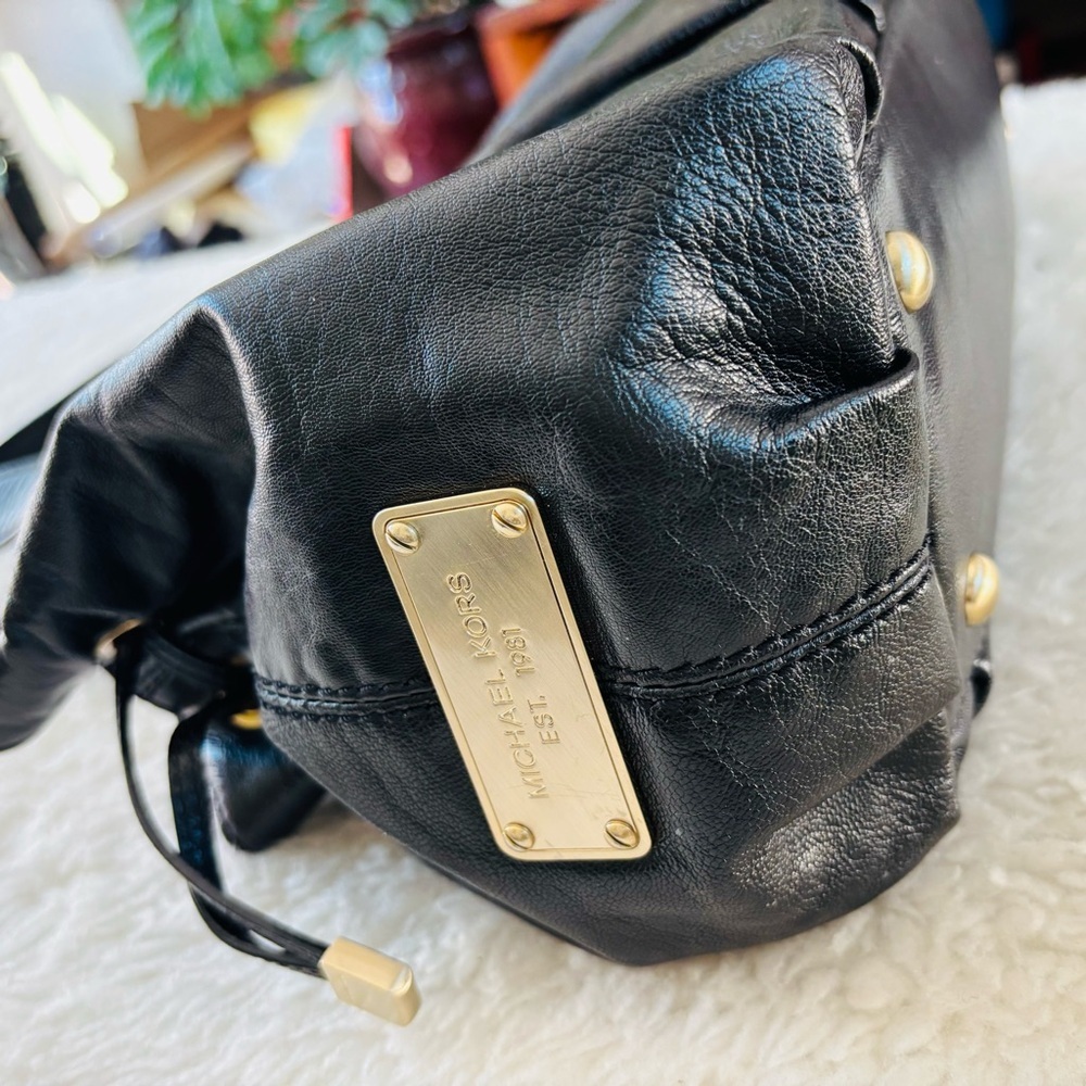 Michael Kors Drawstring Black Leather Satchel Bag w/ Dustbag - Picture 3 of 16
